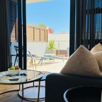 Sunny Apartment with Pool&Terrace at The Docklands，位于开普敦De Waterkant的酒店