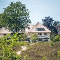 Landgoed De Uitkijk Hellendoorn，位于海伦多伦的酒店