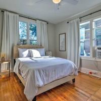 Modern Chateau Remodeled Home Close to Downtown，位于莫比尔Mobile Downtown - BFM附近的酒店