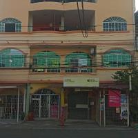 Hostal La GRAN Familia，位于曼塔埃洛伊·阿尔法罗国际机场 - MEC附近的酒店