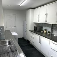 Entire 6 bedroom house in Oldham