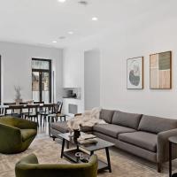 Chelsea Canvas II by RoveTravel Large 3BR Duplex，位于纽约肉类加工区的酒店