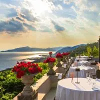 Villa Riviera Resort，位于拉瓦尼亚的酒店