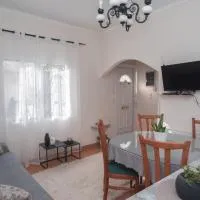 Alonaki home 1，位于卡罗维西的酒店