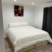 Private 1bedroom & 1bathroom home perfect for 2+ near Universal studio，位于范奈斯Van Nuys - VNY附近的酒店
