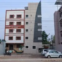 Hotel Garuda Executive Latur，位于Latur的酒店