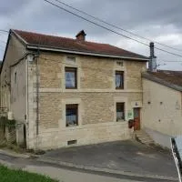 A l'OREE DU BOIS，位于Ville-Houdlémont的酒店
