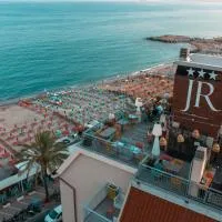 Hotel Jolly Roger,位于皮特拉利古的酒店