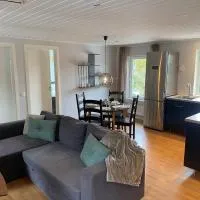Stockholm Archipelago House with shared pool，位于Mörtviken的酒店