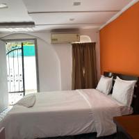 Relaxing 4 Bedroom AC Near Pune Airport Free Wifi，位于浦那Kalyani Nagar的酒店