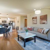 Stylish North Seattle Townhouse- Dual Master Suites，位于西雅图Greenwood的酒店