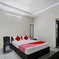 OYO FLAGSHIP Vara Residency，位于拉加蒙德里拉贾蒙德里机场 - RJA附近的酒店