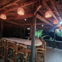ZenStay Retreats Private Luxury Beach House Rental，位于潘丹的酒店