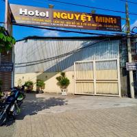 NGUYỆT MINH HOTEL，位于Ấp Phú Lợi的酒店