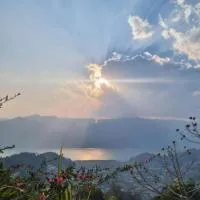 Into The Wild Pokhara，位于Kāskī的酒店