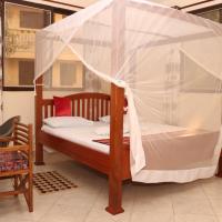 Pebbles guesthouse in Diani beach road，位于乌昆达的酒店