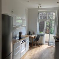 3 Zimmer-Lounge in KÖLN Sülz mit Küche, Balkon, 2 Bäder，位于科隆苏尔茨的酒店