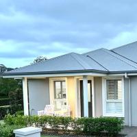 Guest house in Harrington Park，位于Narellan卡姆登机场 - CDU附近的酒店