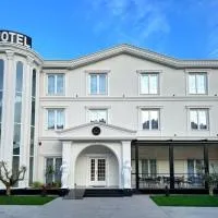 Reign Hotel，位于Vorë的酒店