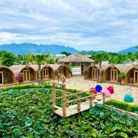 Khu Nghỉ Trải Nghiệm Golden Field，位于Bản Cong Na的酒店