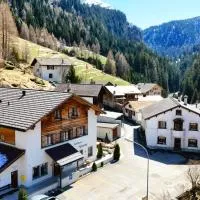 Gasthaus Alpenrose，位于Innerferrera的酒店