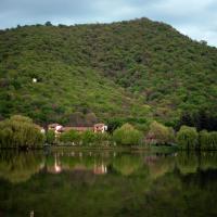 罗泊塔湖度假村Spa酒店，位于Napareuli的酒店