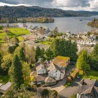 Burn How Garden Hotel - Bowness on Windermere，位于鲍内斯温德米尔的酒店