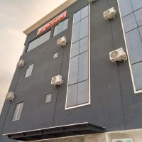 HOTEL DEE NARIOS，位于乌约Calabar Airport - CBQ附近的酒店