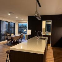 Brand New & Central - 3 Bedrooms with 3 En suites，位于奥克兰奥尼洪加的酒店