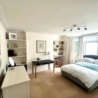 East Finchley N2 apartment close to Muswell Hill & Alexandra Palace with free parking on-site，位于伦敦马斯韦尔山的酒店