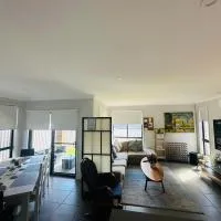 A Private Ensuite with AC and TV，位于Austral的酒店