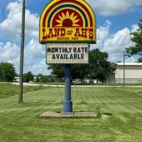 Land of Ahs Motor Inn，位于Erie的酒店