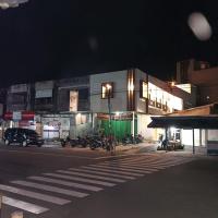 Guesthouse Cempaka，位于SibengkokJuwata International Airport - TRK附近的酒店