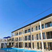 Міні-готель TURIN з басейном на Кароліно-Бугазі，位于卡罗利诺-布加兹的酒店
