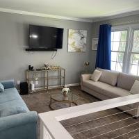Homely & Alluring 5 bedrooms in Atlanta by Deity Villas，位于亚特兰大富尔顿县（布朗）机场 - FTY附近的酒店