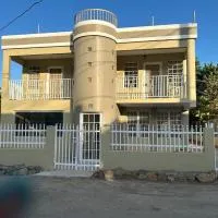 NicoleMary Apartments Parguera，位于拉哈斯的酒店