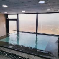 WJ Hotel Pool House，位于原州市Wonju Airport - WJU附近的酒店