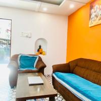 Separate 2 AC Rooms Kalyani Nagar Near Pune Airport Osho Garden WTC，位于浦那Kalyani Nagar的酒店