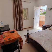 Room in Achada São Filipe, Praia，位于普拉亚Achada Sao Filipe的酒店