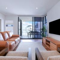 Regatta Hideaway - A Breezy Balcony Residence，位于布里斯班图旺的酒店