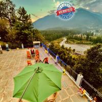 Snow Clad Riverview Hotel & Resort, Manali，位于马拉里New Manali的酒店