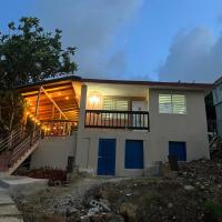 Casa LOLO on hills of Culebra，位于库莱布拉Benjamin Rivera Noriega Airport - CPX附近的酒店