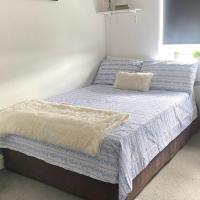 Nice room on the friendly flat，位于伦敦Friern Barnet的酒店