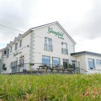 Greenfield Lodge Hotel Bar & Bistro，位于Headford的酒店