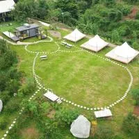 Ora Hill Farmstay & Glamping Hoa Binh，位于Cao Phong的酒店