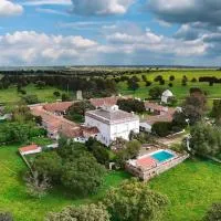 Hotel Rural El Vaqueril，位于纳瓦斯-德尔马德罗尼奥的酒店