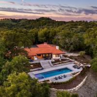 Rancho Robles by AvantStay Vineyard Villa w Views Pool Privacy，位于佩索罗伯斯的酒店