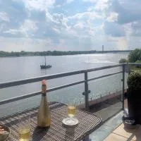 Rheinblick Traum,位于雷斯的酒店