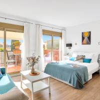 Romana Playa beach apartment 723 in Elviria, Marbella，位于马贝拉尼克海滩的酒店