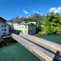 The Alpine Studio Hideout，位于Schwanden的酒店